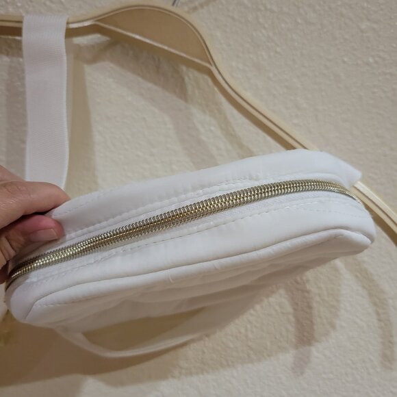 NWOT Dove White Adjustable Belt Bag- Bridal Accessory - Picture 4 of 6